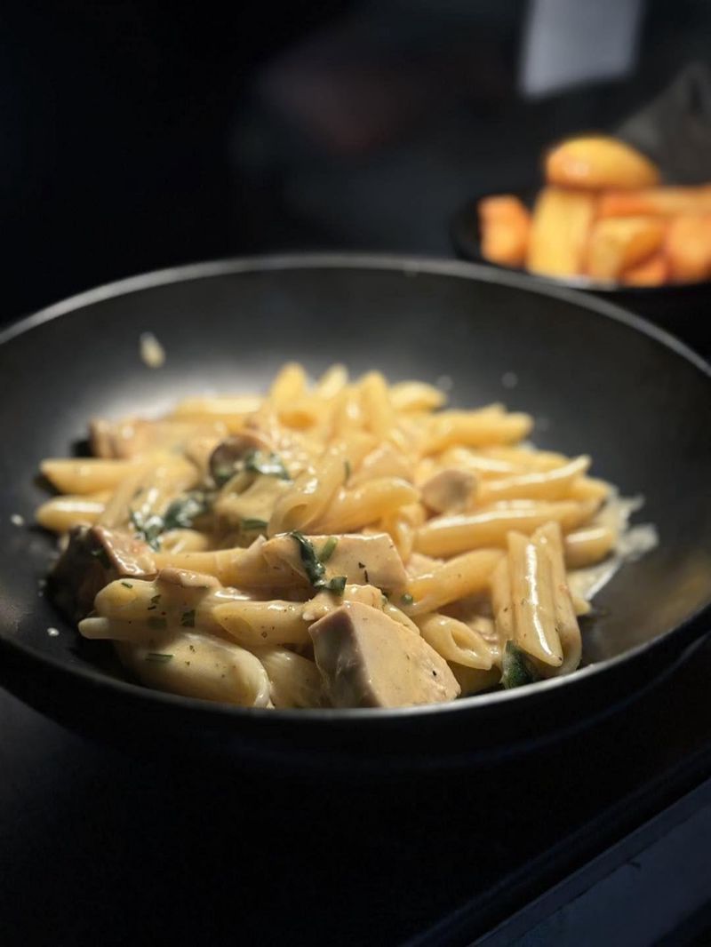 Pasta with chicken dish
